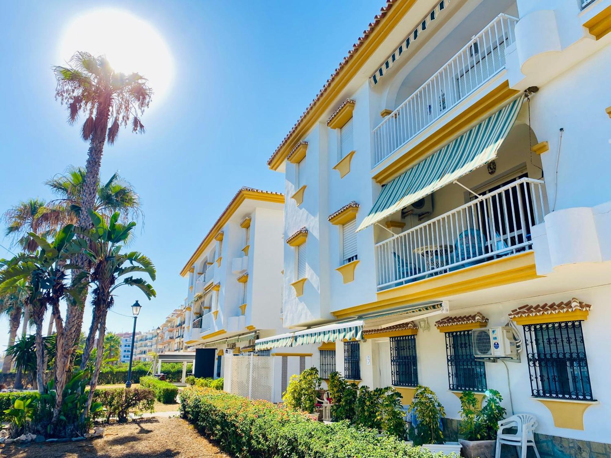 Ferienwohnung First Line Torrox Costa Exterior foto