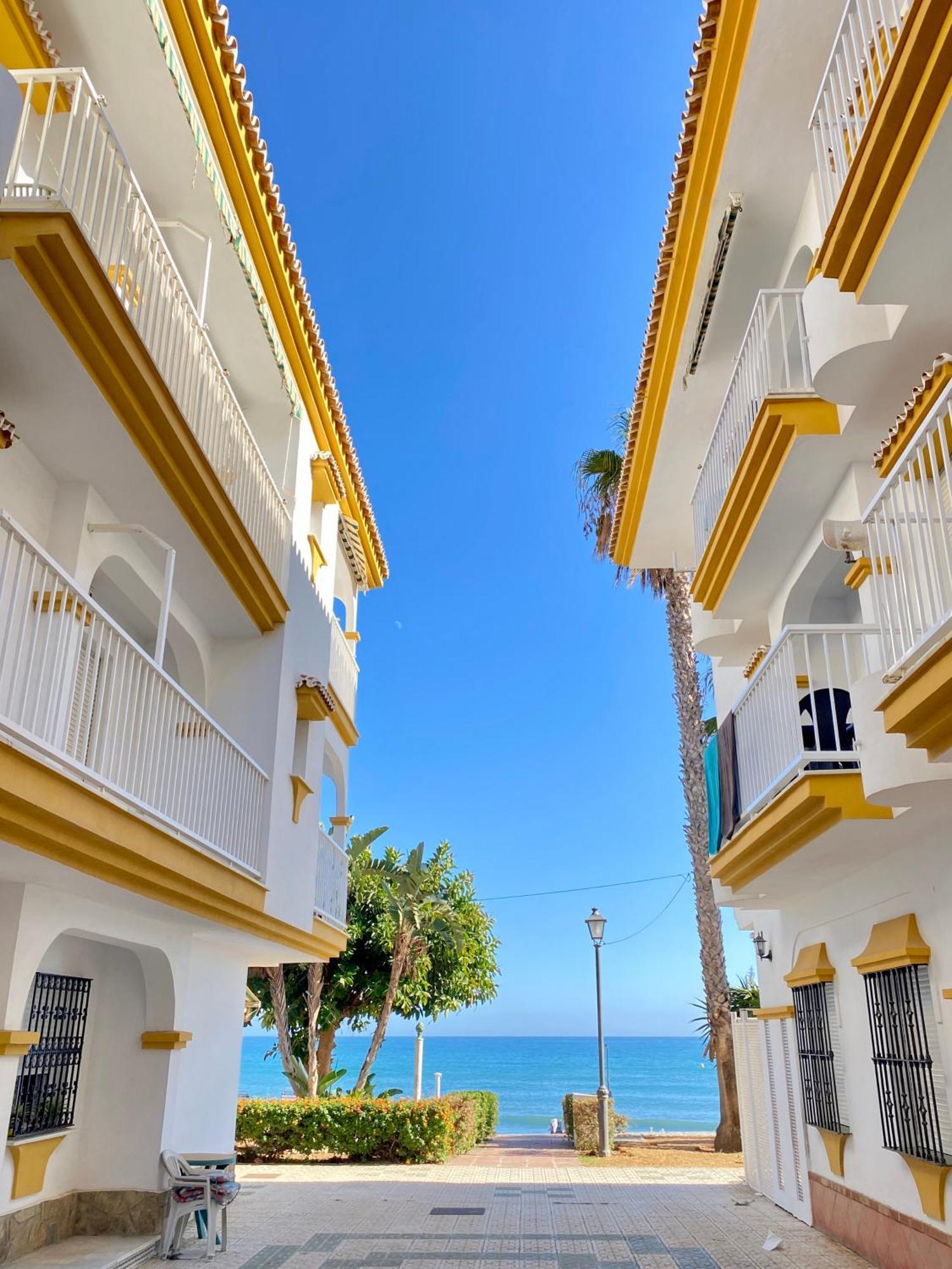 Ferienwohnung First Line Torrox Costa Exterior foto